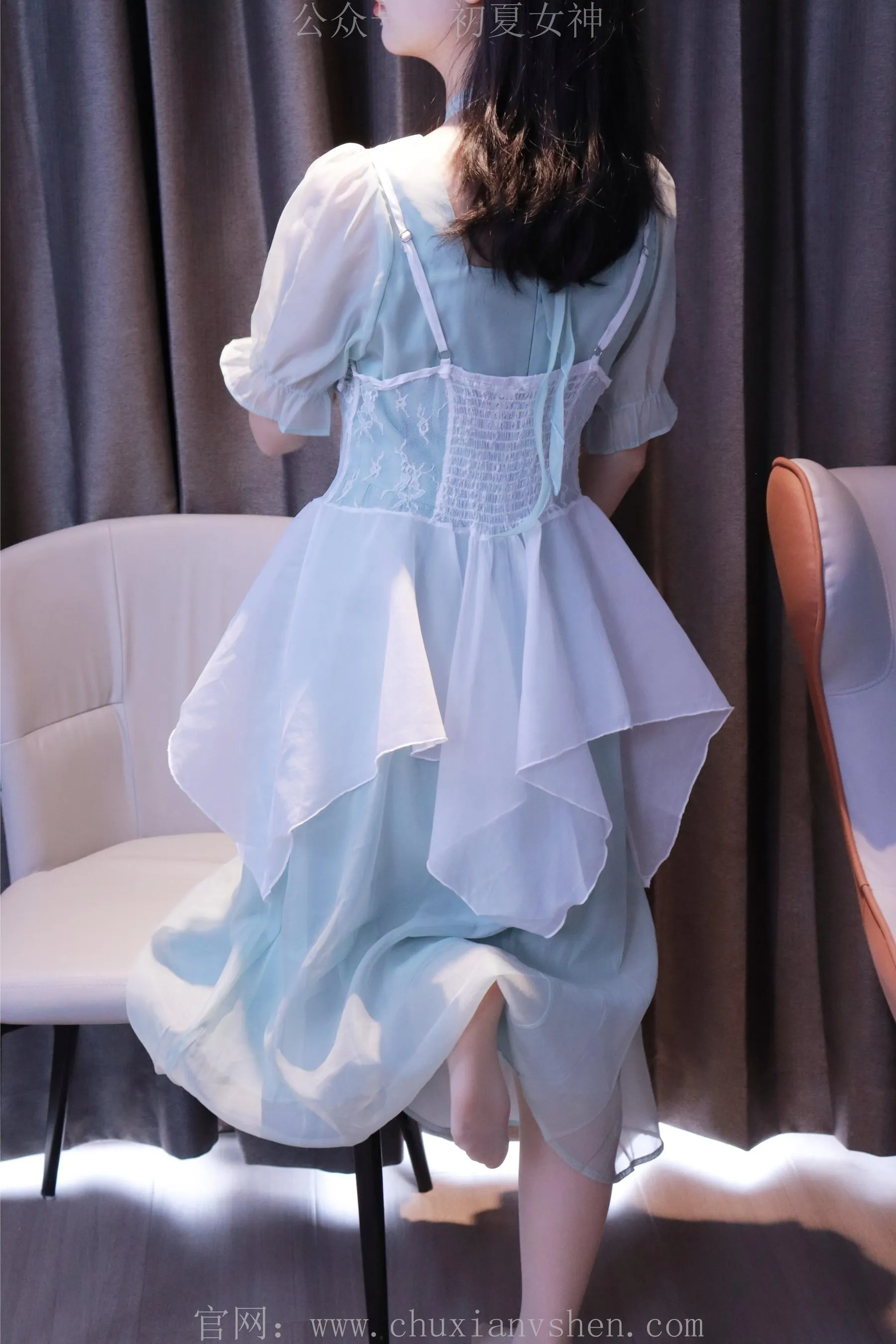 初夏女神 NO.009 念念 绿野仙踪M码连衣裙搭回力球鞋 [120P]插图